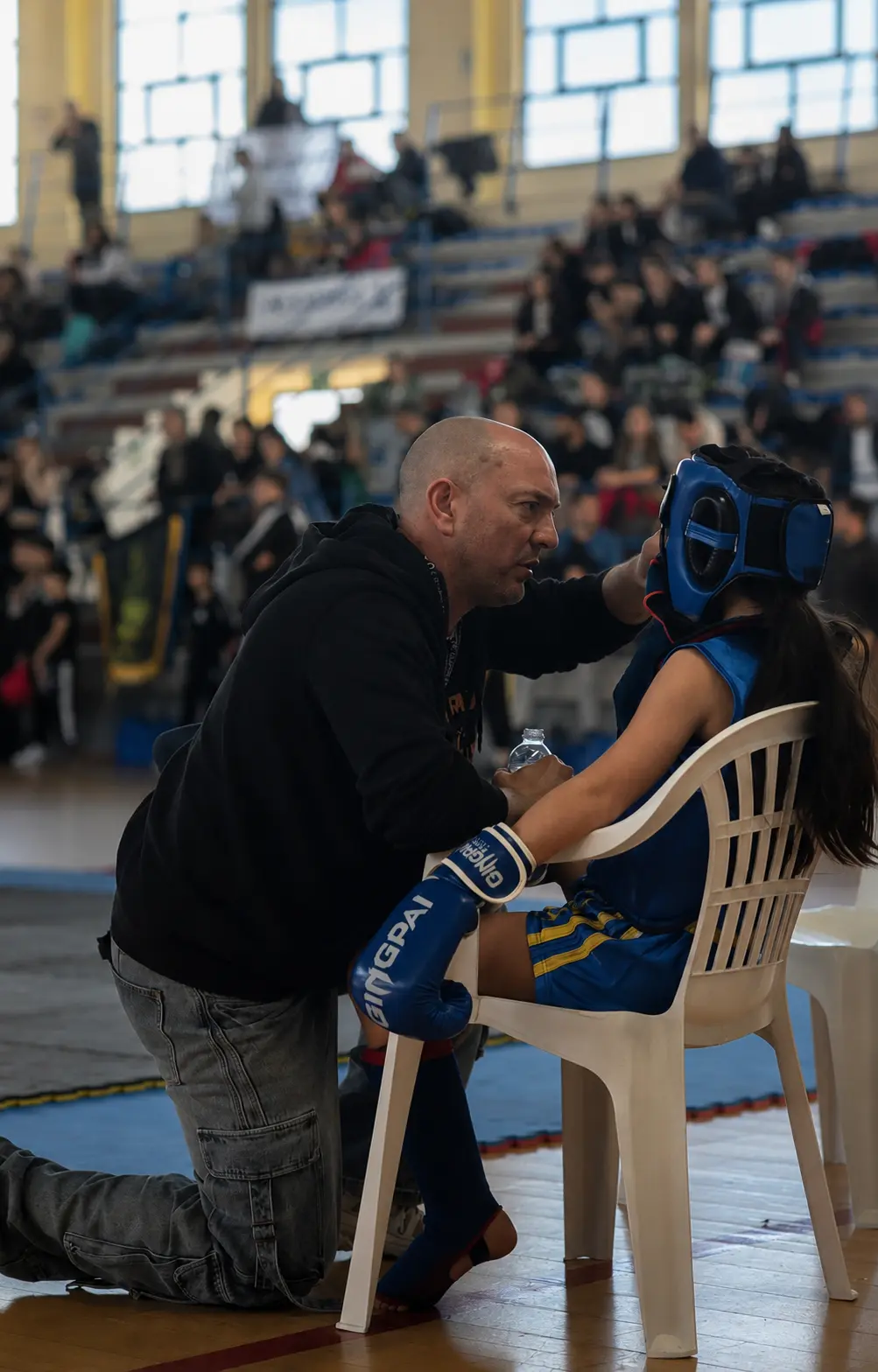 Il maestro Eduardo Mazzara prepara Arianna prima di un incontro