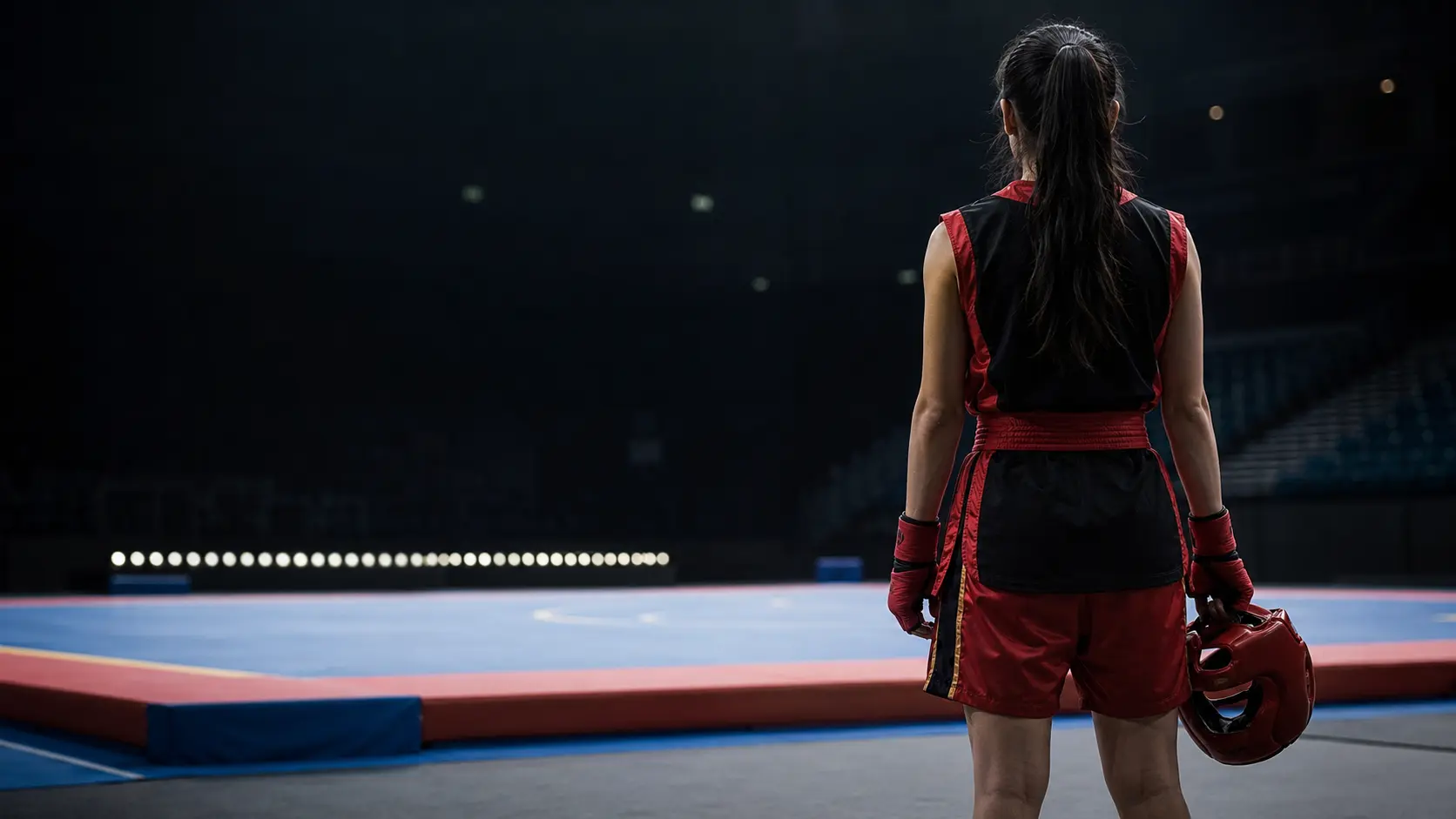 Giovane atleta davanti al tatami di gara